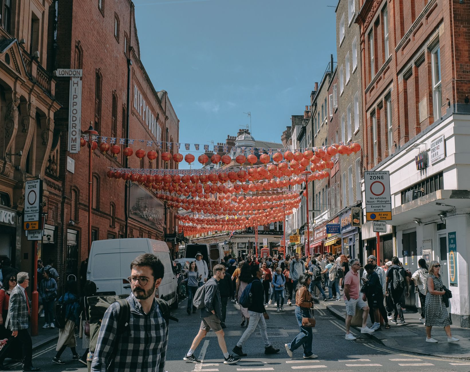 İngiltere’de İşinizi Tanıtma: Londra’da Pazarlama İçin Pratik Yol